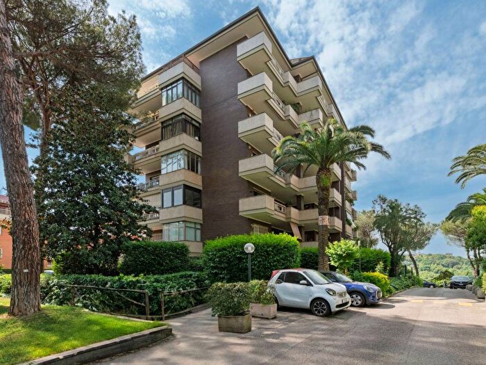 Appartamento con 5 locali in affitto in Via Cassia, Cassia San Godenzo, Roma