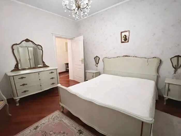 Casa con 6 locali in vendita in Moglia