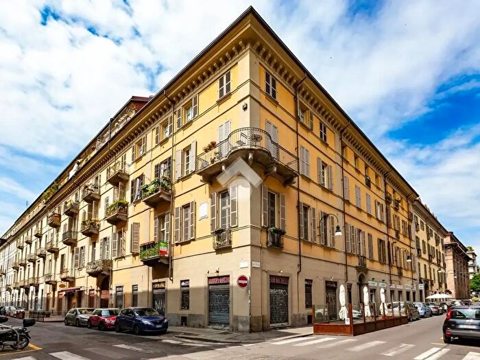 Appartamento bilocale in vendita in Via Piave, Torino