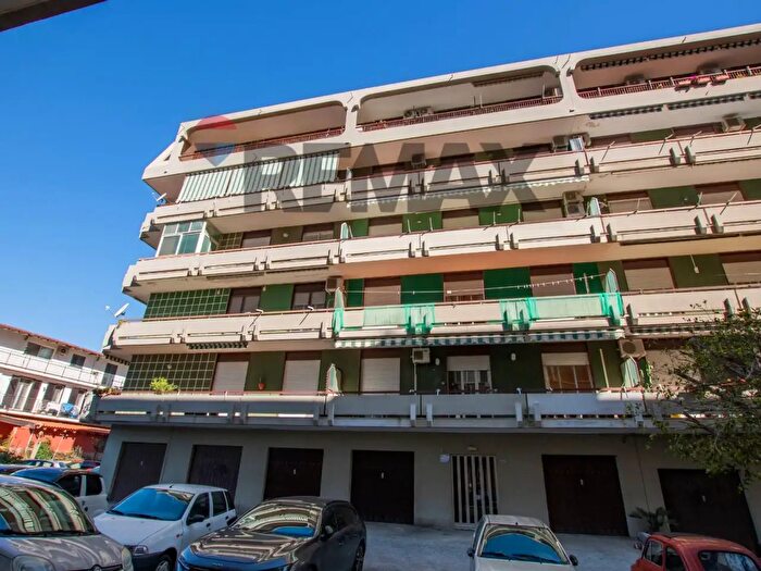 Appartamento con 5 locali in vendita in Viale Scala Greca, Siracusa