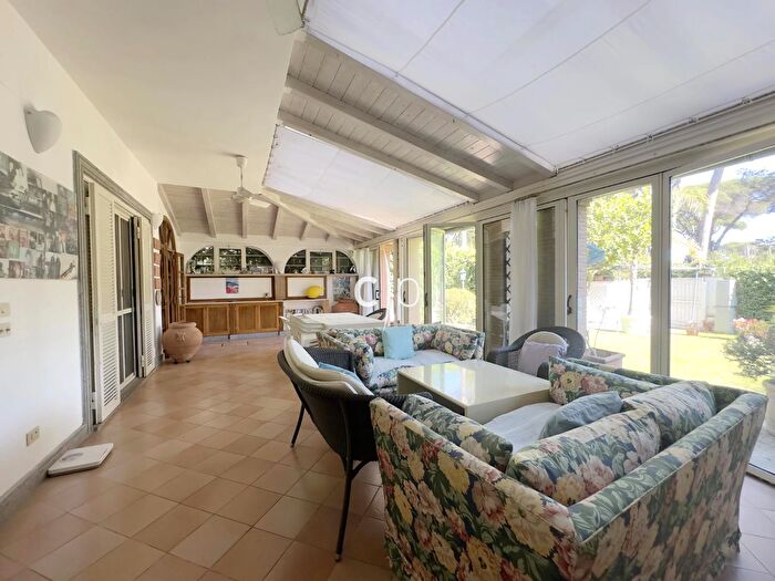 Casa quadrilocale in vendita in Via Portovenere, Fiumicino