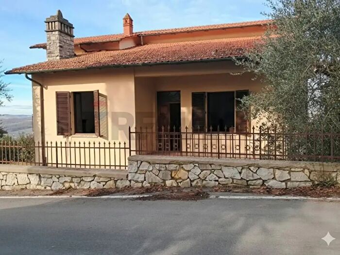 Casa con 5 locali in vendita in Radda In Chianti