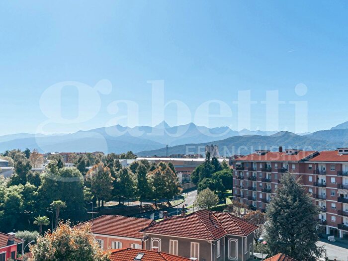 Appartamento trilocale in vendita in Strada al Colletto, Pinerolo