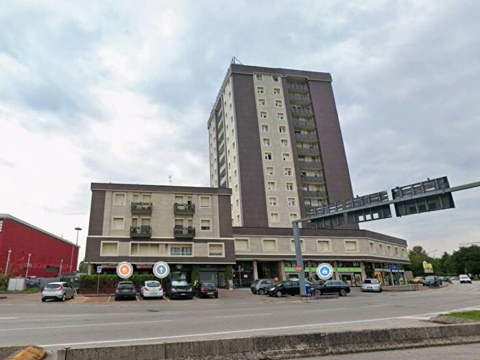 Appartamento quadrilocale in vendita in Piazzale Pistoia, San Giuseppe Aeroporto, Treviso