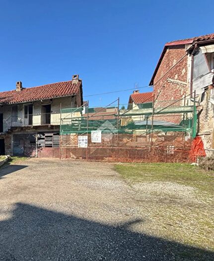 Casa quadrilocale in vendita in Vicolo Bombarra, Santena