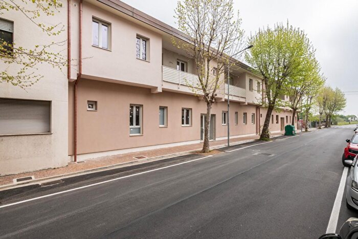 Appartamento con 5 locali in vendita in della Repubblica, Cascina