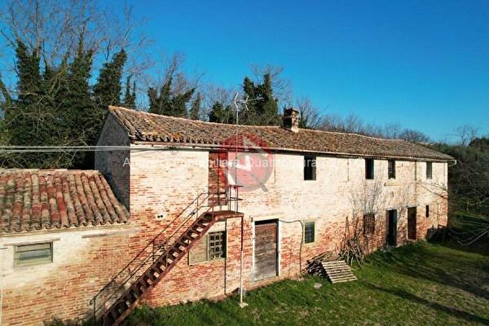 Casa con 6 locali in vendita in Località San Biagio, Fano