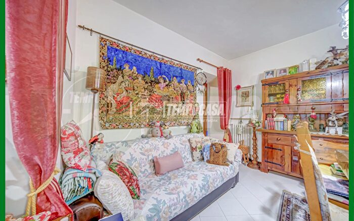 Appartamento trilocale in vendita in Caravate