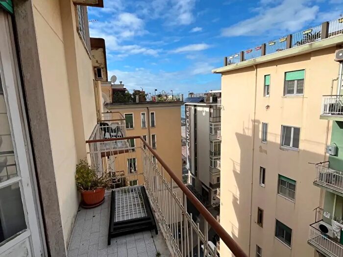 Appartamento trilocale in vendita in Via M Abbignete, Salerno