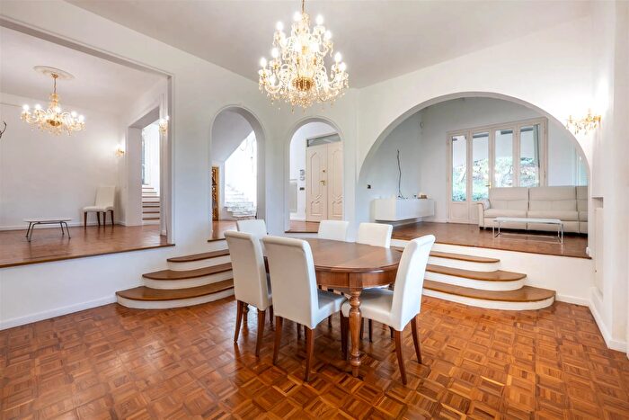 Casa con 7 locali in vendita in San Giuliano Terme