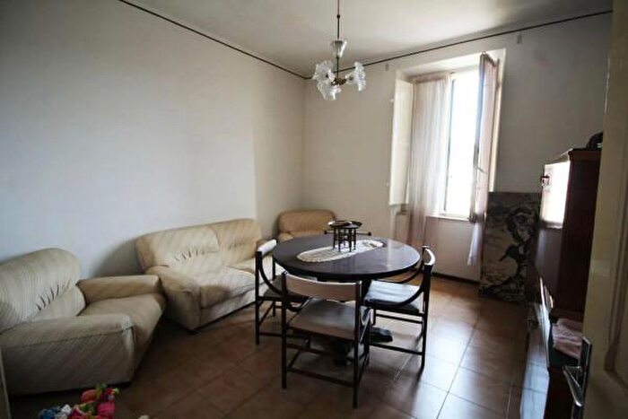 Appartamento con 5 locali in vendita in Fermignano