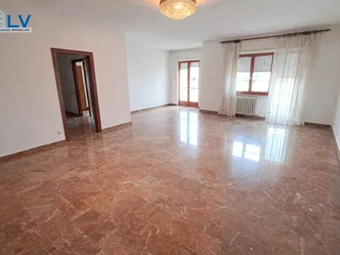 Appartamento con 6 locali in vendita in Via Alessandro Ciamarra, Frosinone