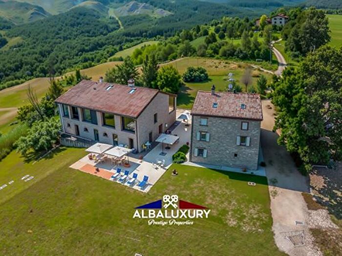 Casa con 6 locali in vendita in Via dello Sport, Zocca