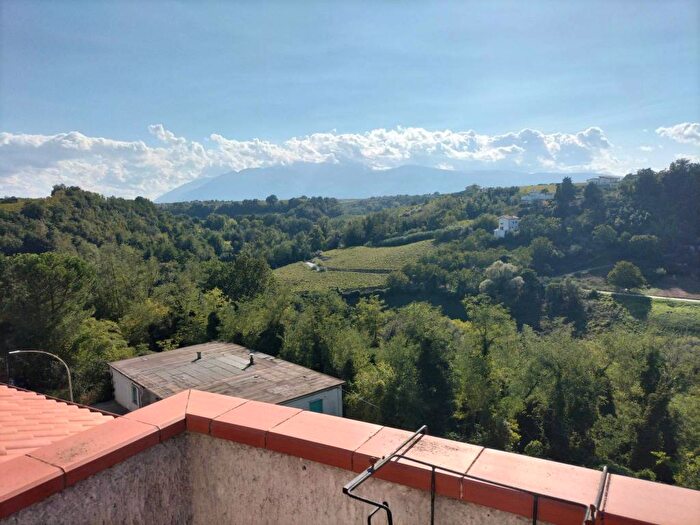 Appartamento trilocale in affitto in Centro, Arielli