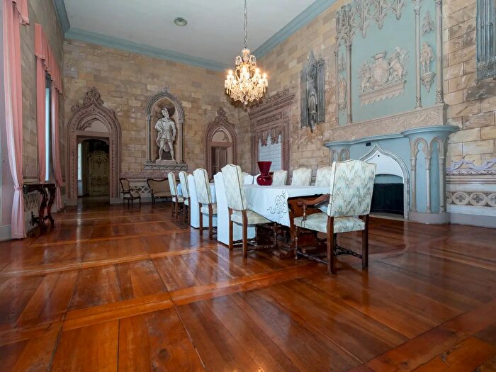 Appartamento quadrilocale in vendita in Via Vicolo Castello, Envie