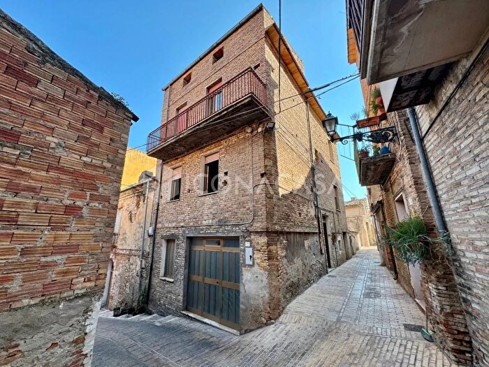 Casa trilocale in vendita in Via Capo di Rocca, Monteodorisio