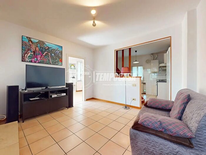 Appartamento trilocale in vendita in Via della Beverara, Bologna