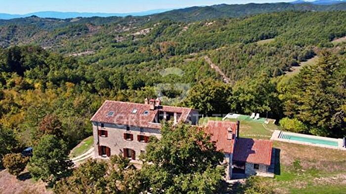 Casa con 6 locali in vendita in Vocabolo Fattoria Montemaggiore, Citta Di Castello
