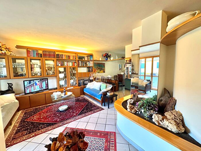 Casa con 6 locali in vendita in Via di Santomoro, Pistoia