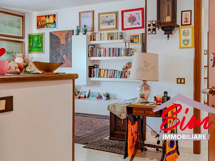 Appartamento trilocale in vendita in Via Marco Polo, Novara