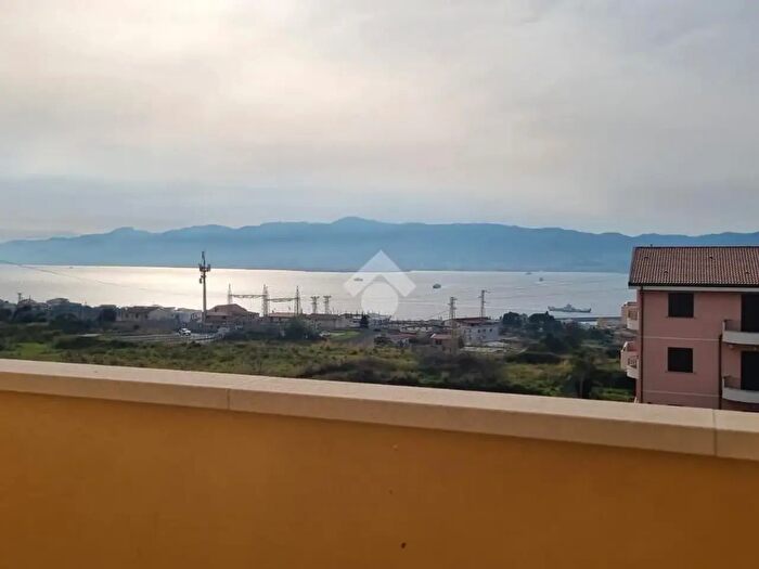 Casa trilocale in vendita in Via Risorgimento, Campo Calabro