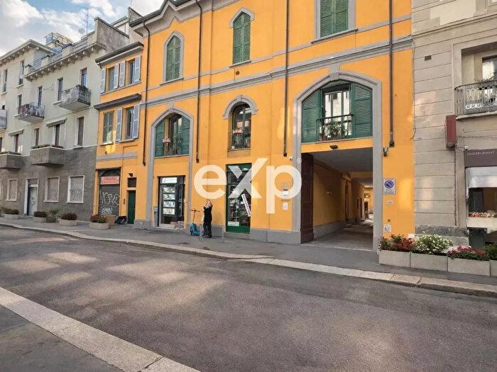 Appartamento trilocale in vendita in Via Giovanni Rasori, Milano