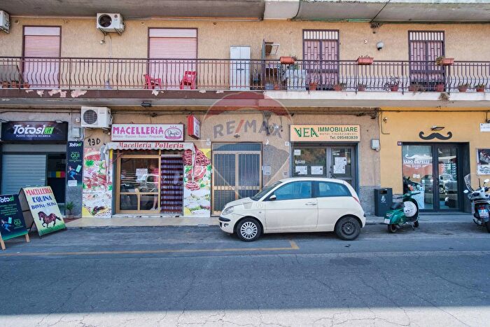 Appartamento con 5 locali in vendita in Via Giuseppe di Vittorio, Misterbianco