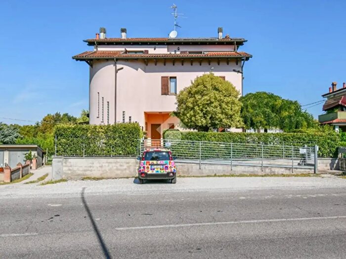 Appartamento trilocale in vendita in Via Nazionale, Poggio Renatico