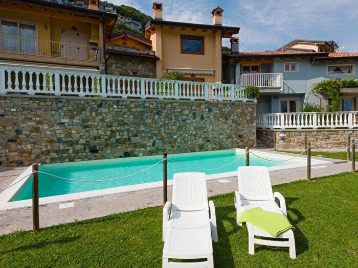 Appartamento bilocale in affitto in Parzanica