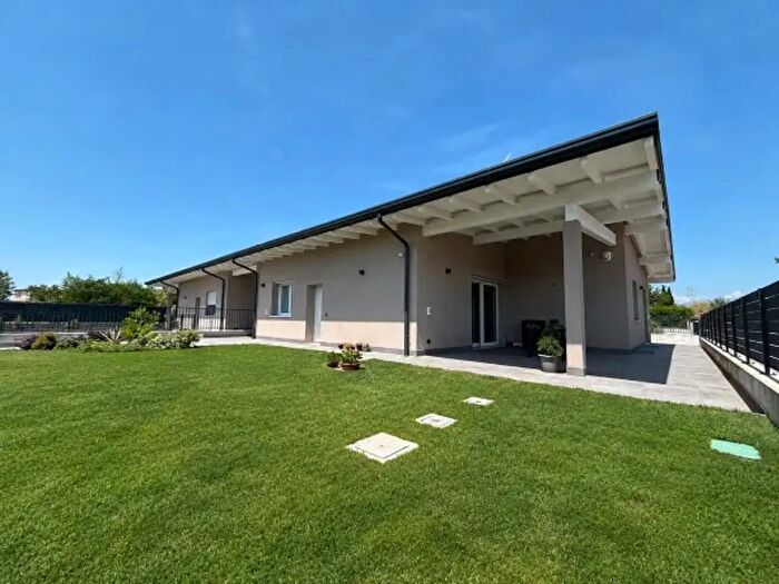 Casa con 5 locali in vendita in Verona