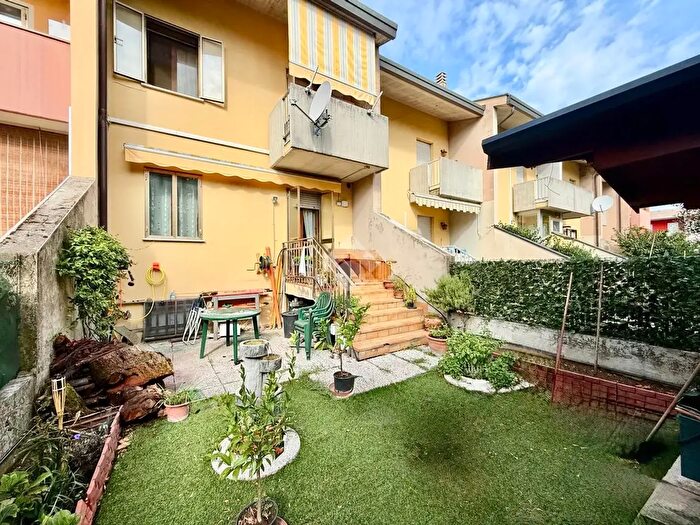 Casa monolocale in vendita in Via San Lorenzo, Vo'