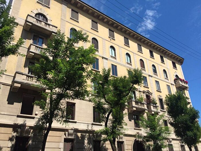 Appartamento trilocale in affitto in Via Giorgio Pallavicino, Pagano, Milano