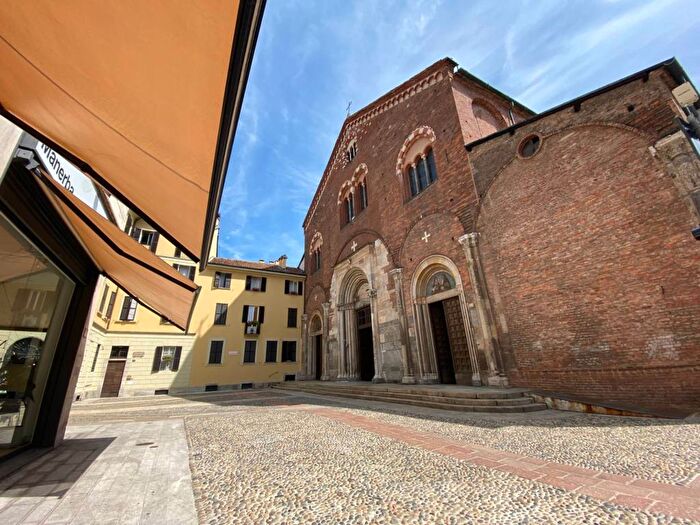 Appartamento quadrilocale in affitto in Via San Simpliciano, Lanza, Milano