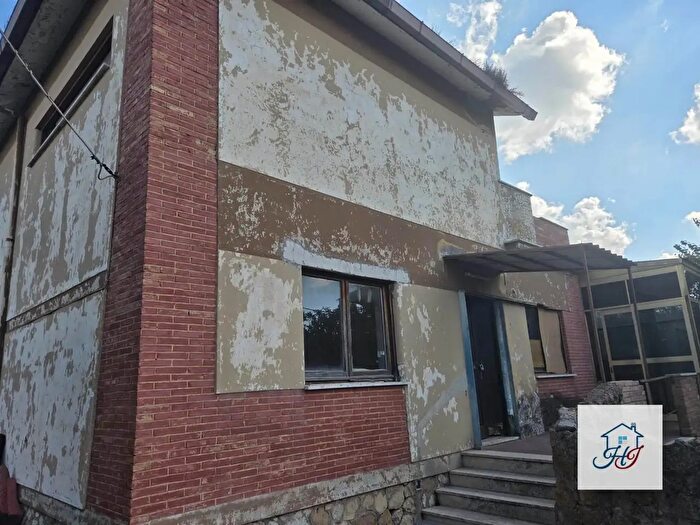 Casa quadrilocale in vendita in Via Anguillara, Nettuno