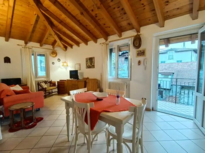 Appartamento bilocale in affitto in Via Regina, Domaso