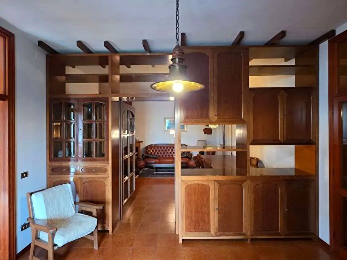 Casa con 6 locali in vendita in Ponsacco