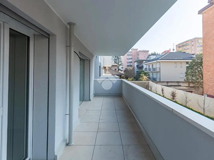 Appartamento trilocale in vendita in Via Santo Stefano, Cesano Maderno