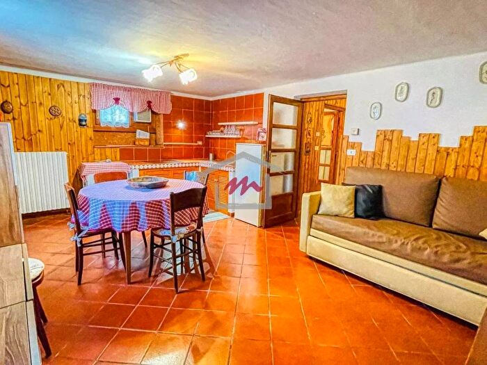 Appartamento trilocale in affitto in Via Einaudi, Centro, Bardonecchia