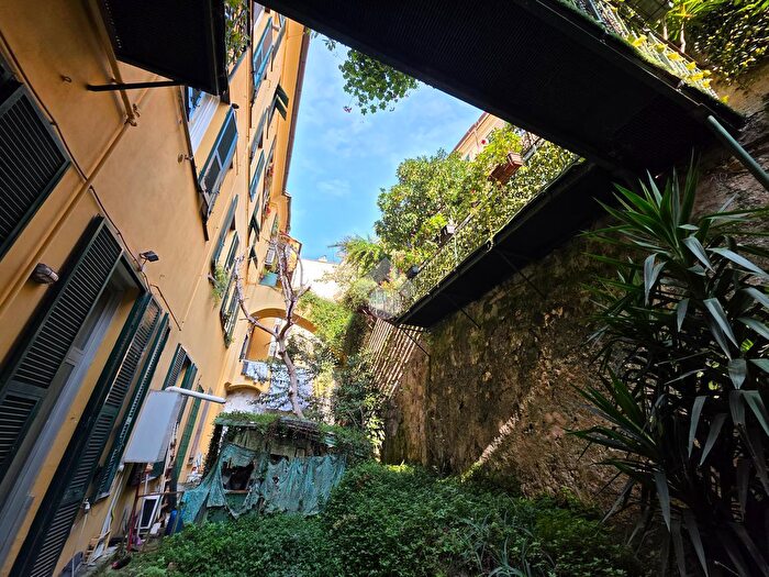 Appartamento quadrilocale in vendita in Salita di Famagosta, Genova