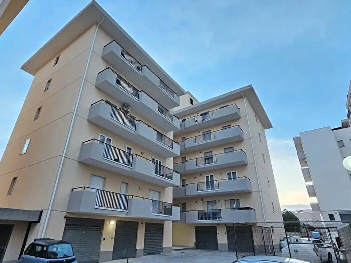 Appartamento con 5 locali in vendita in Via Risorgimento, Modica