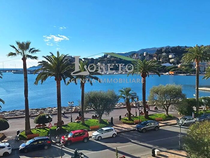 Appartamento con 5 locali in vendita in Piazza Garibaldi, Rapallo