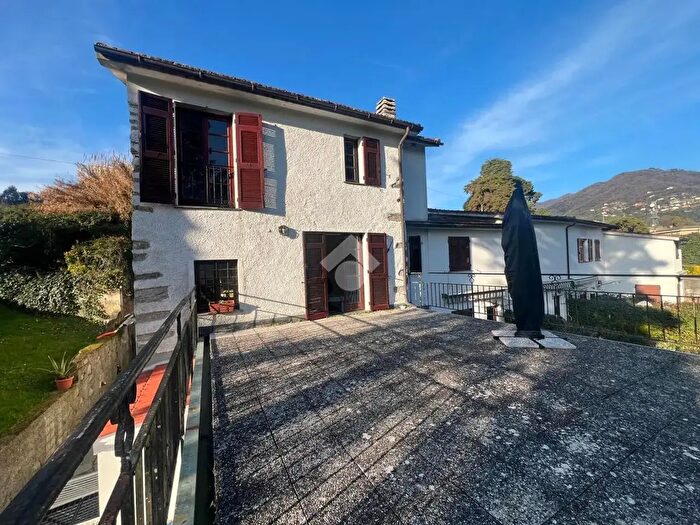 Casa con 5 locali in vendita in Via San Massimo, Rapallo