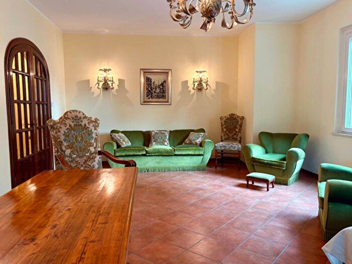 Appartamento quadrilocale in affitto in Viale Firenze, Viale Firenze Paciana, Foligno