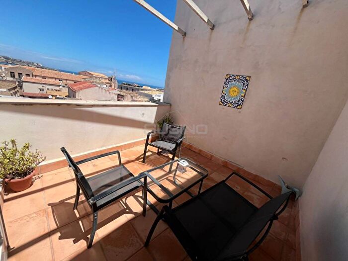 Appartamento bilocale in affitto in VIA DELLA MAESTRANZA, Ortigia, Siracusa