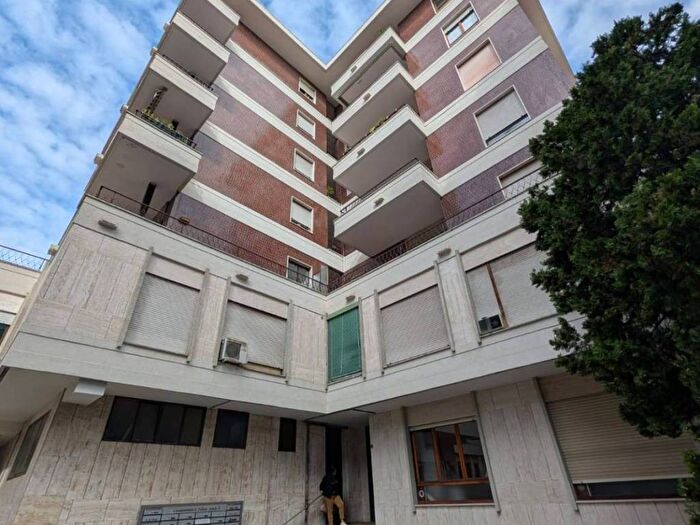 Appartamento trilocale in affitto in Tribunale, Busto Arsizio