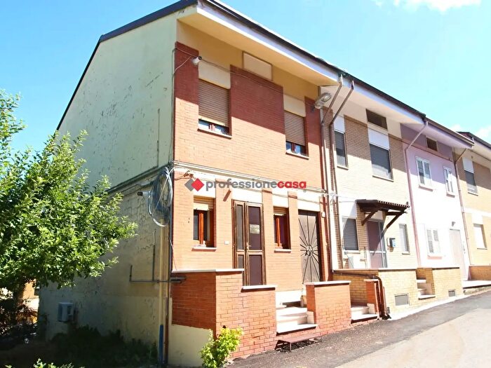 Appartamento trilocale in vendita in Via Matteotti, Orsara Di Puglia