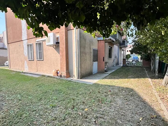 Appartamento quadrilocale in vendita in Noventa Padovana Via Pasubio, Noventa Padovana