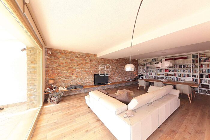 Appartamento quadrilocale in vendita in Via Luciano Manara, Padenghe Sul Garda