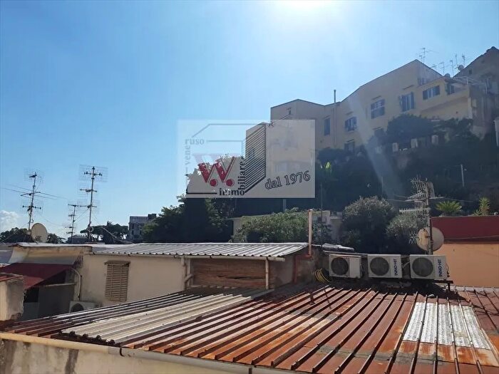 Appartamento con 5 locali in vendita in Gradini dei Monti, Napoli