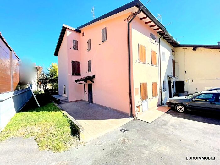 Casa con 6 locali in vendita in Via Bocca di Strada, Traversetolo